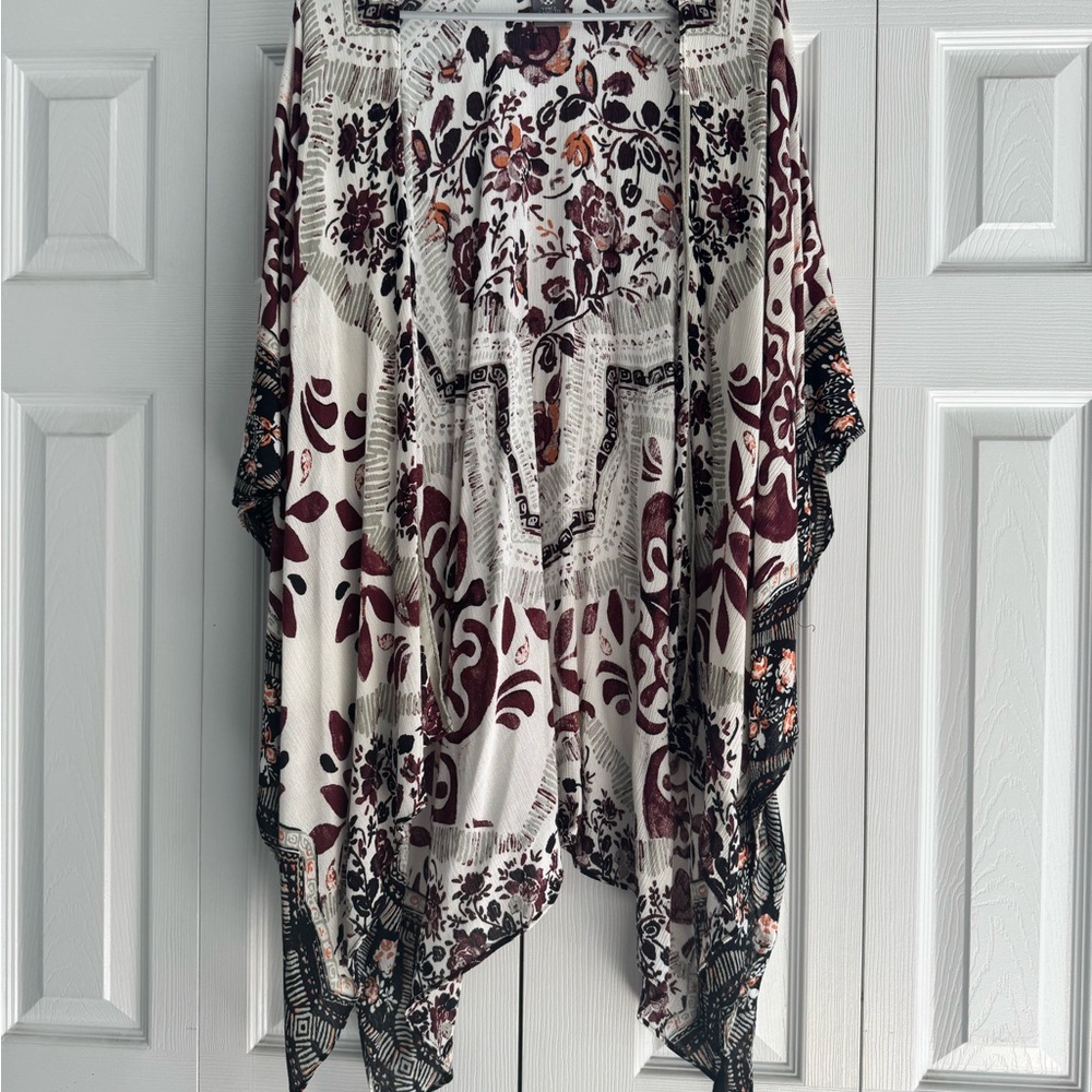 Vince Camuto Burgundy and Black Floral Kimono